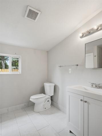 814 Westmount Avenue Dallas TX 75211
