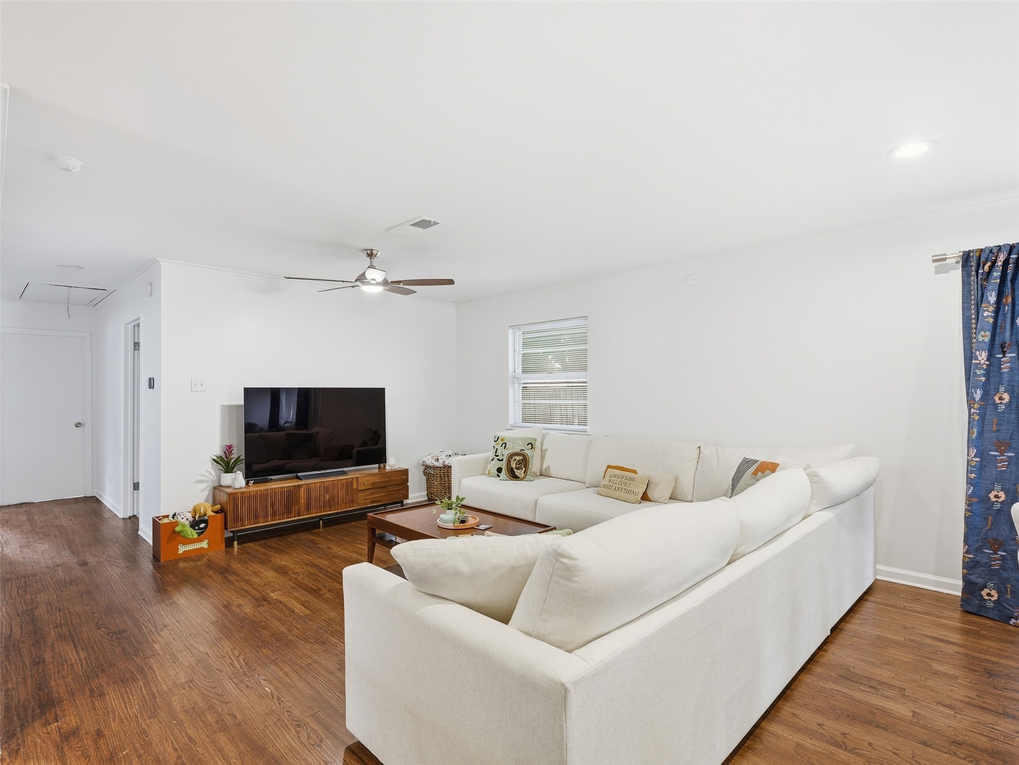 814 Westmount Avenue Dallas TX 75211