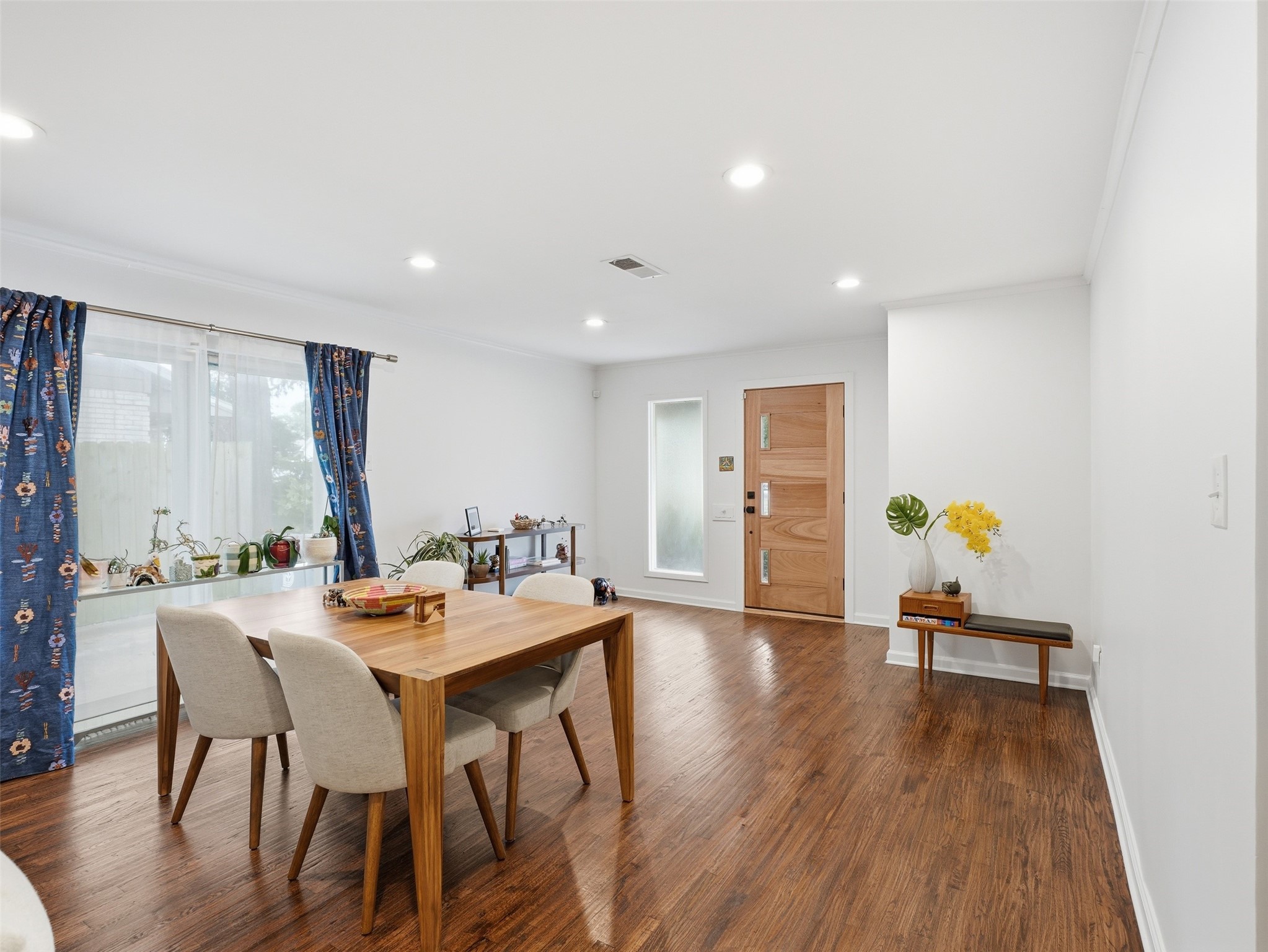 814 Westmount Avenue Dallas TX 75211