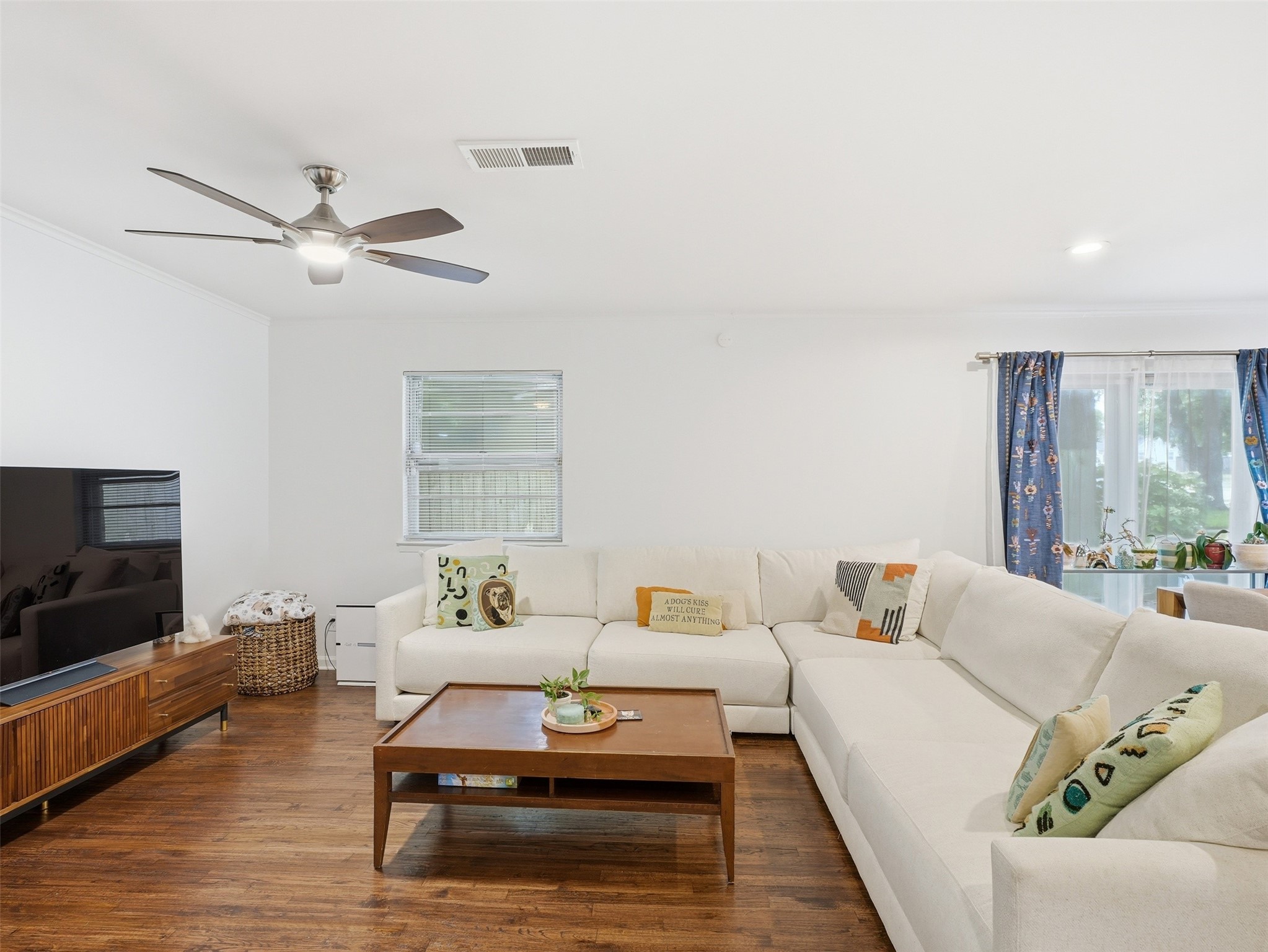 814 Westmount Avenue Dallas TX 75211