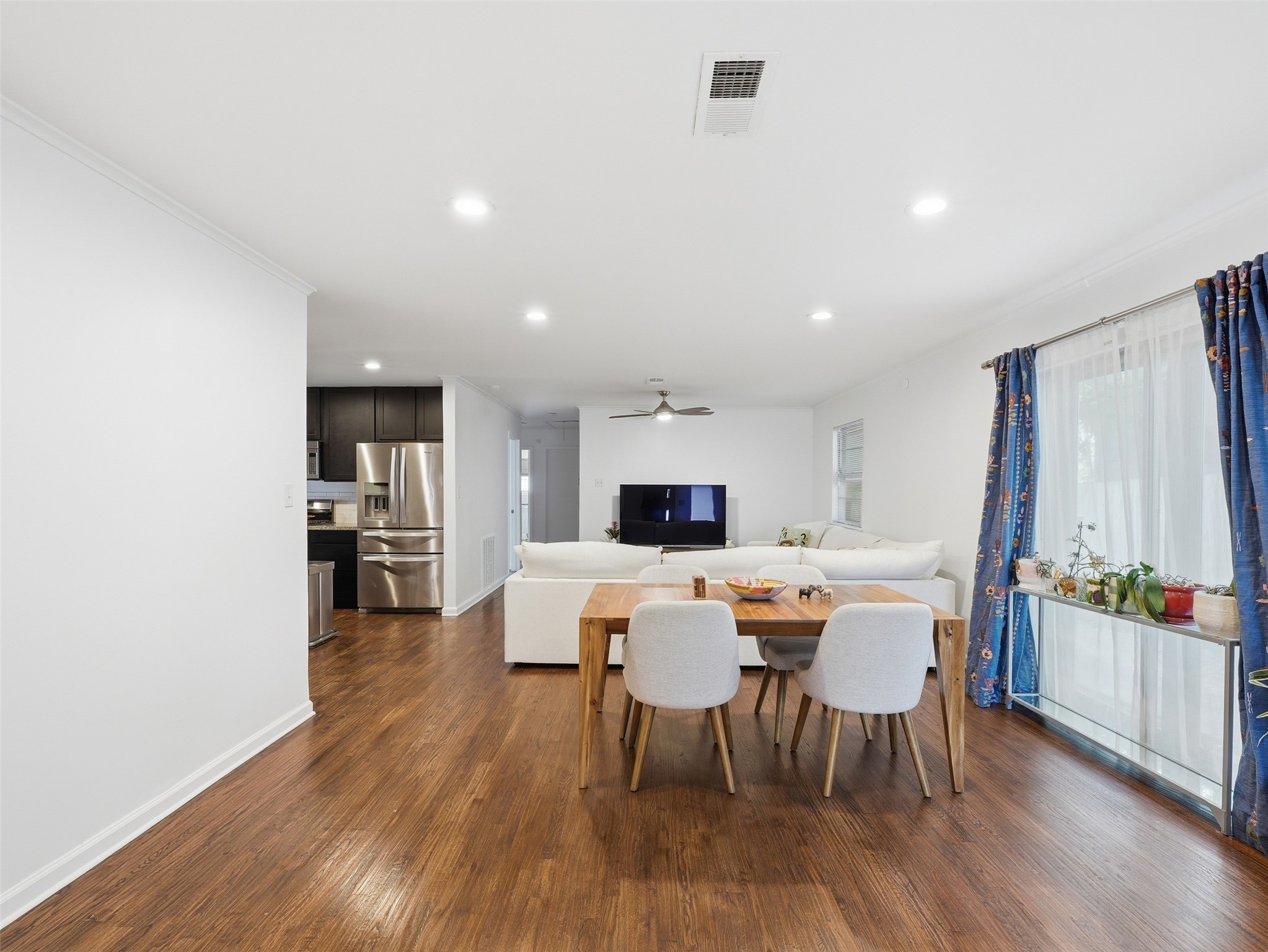 814 Westmount Avenue Dallas TX 75211