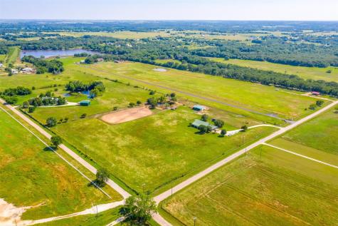 6132 County Road 406 Grandview TX 76050