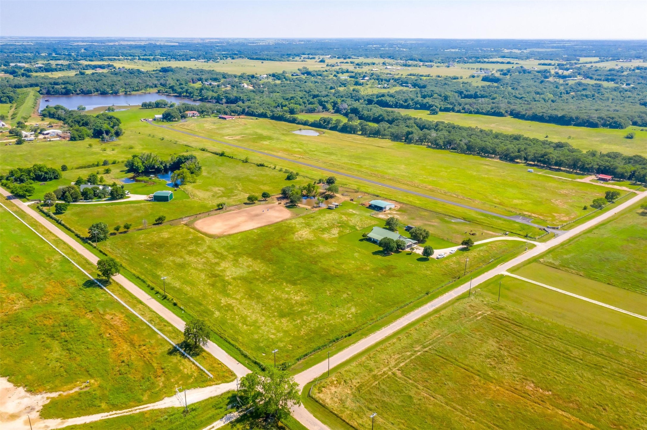 6132 County Road 406 Grandview TX 76050