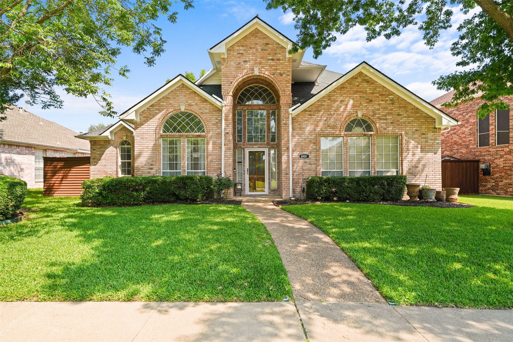 8901 Lakepointe Avenue Rowlett TX 75088