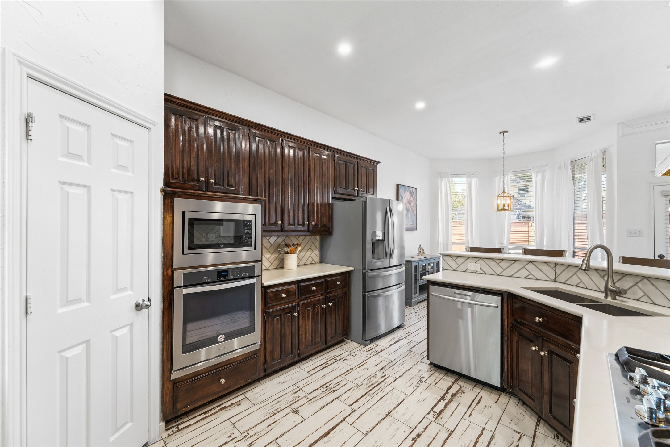 8901 Lakepointe Avenue Rowlett TX 75088