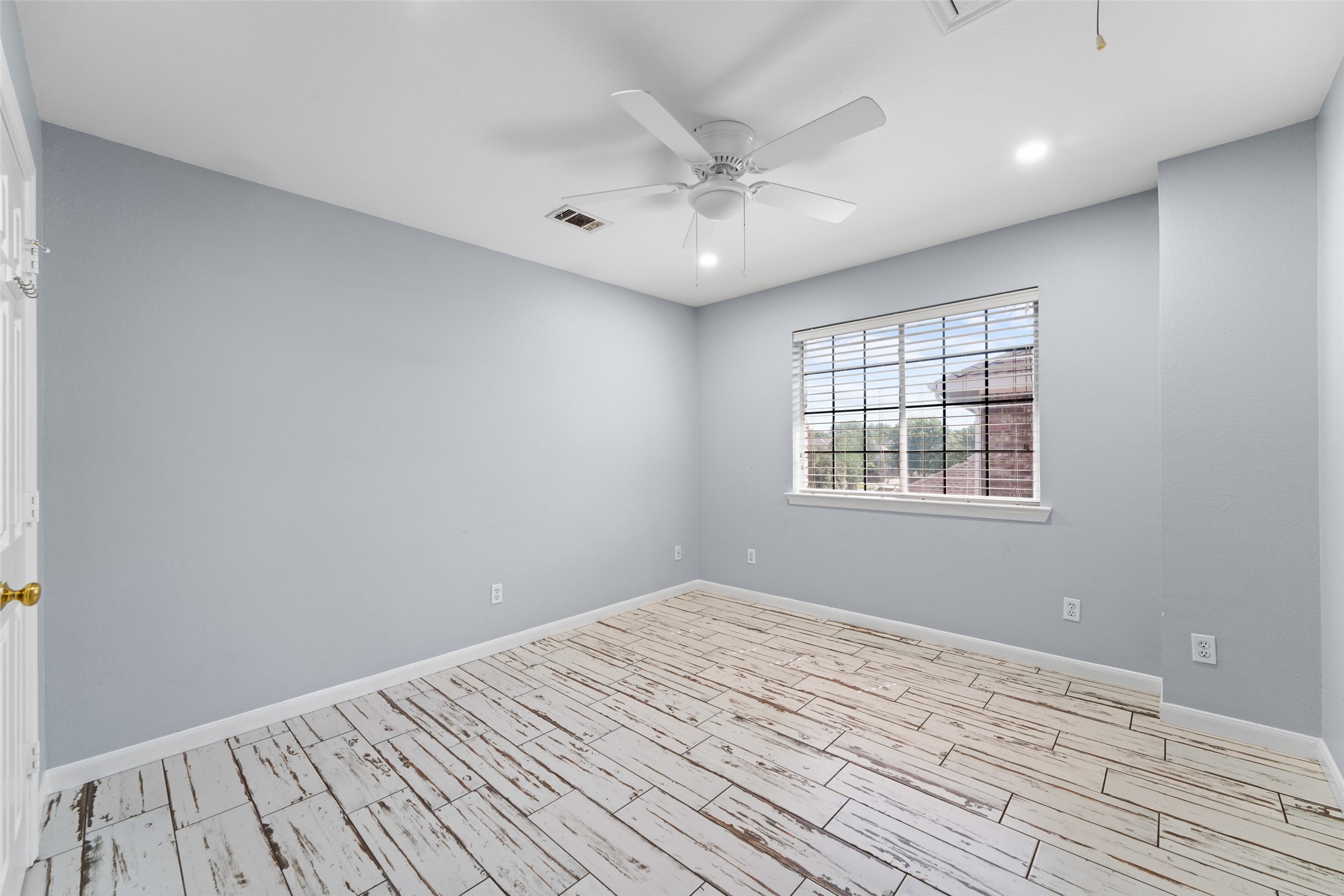 8901 Lakepointe Avenue Rowlett TX 75088