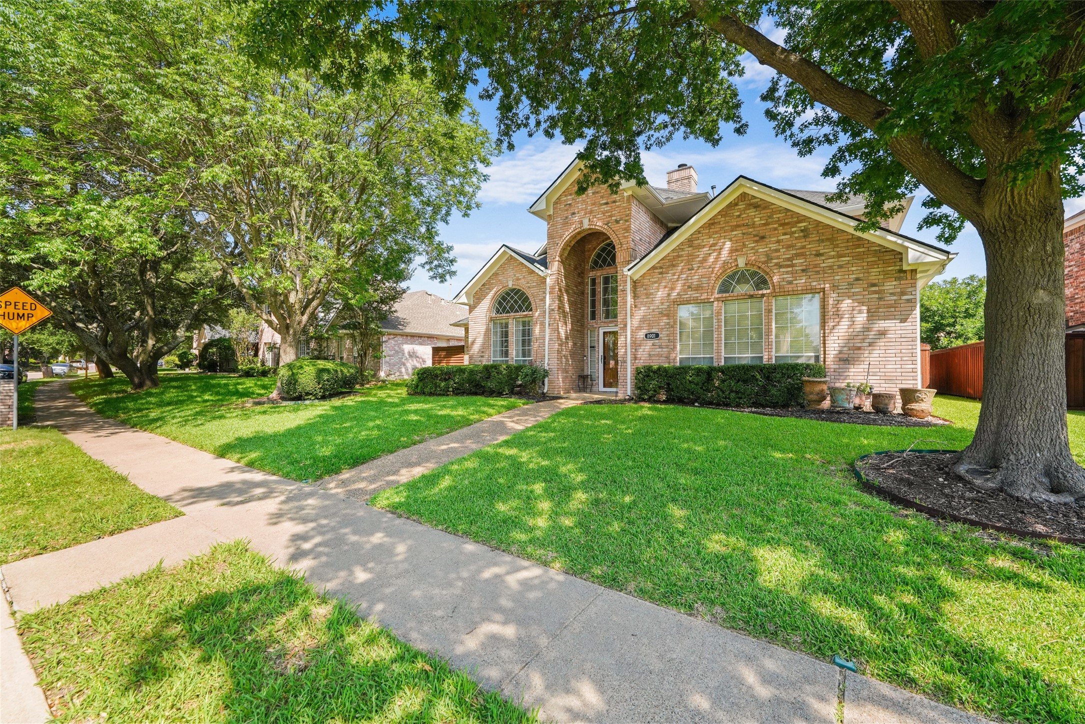 8901 Lakepointe Avenue Rowlett TX 75088