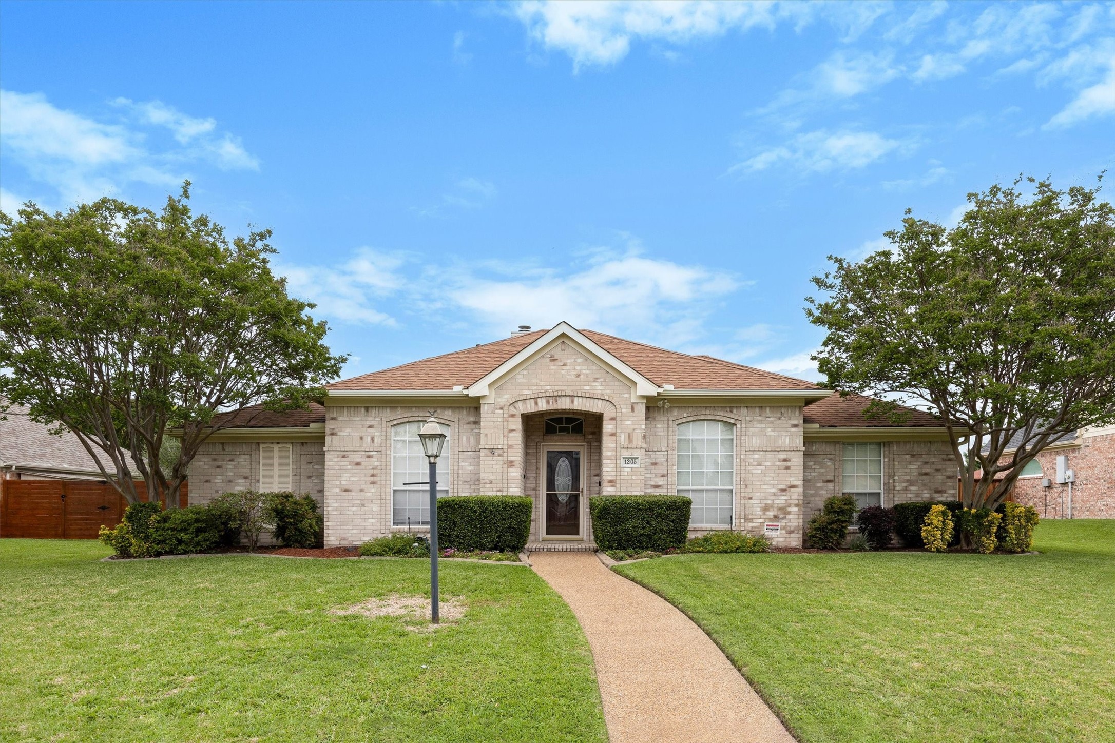1205 Wicklow Lane Garland TX 75044