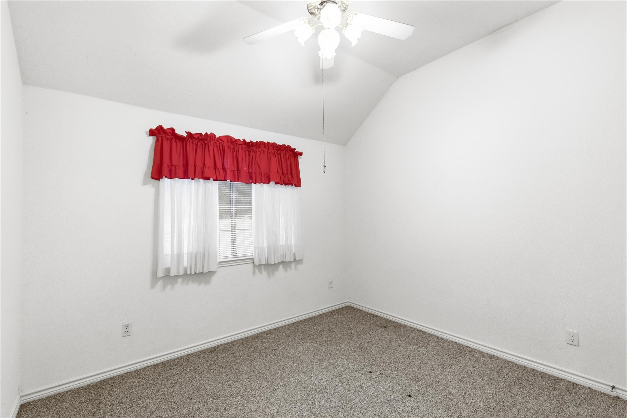 1205 Wicklow Lane Garland TX 75044