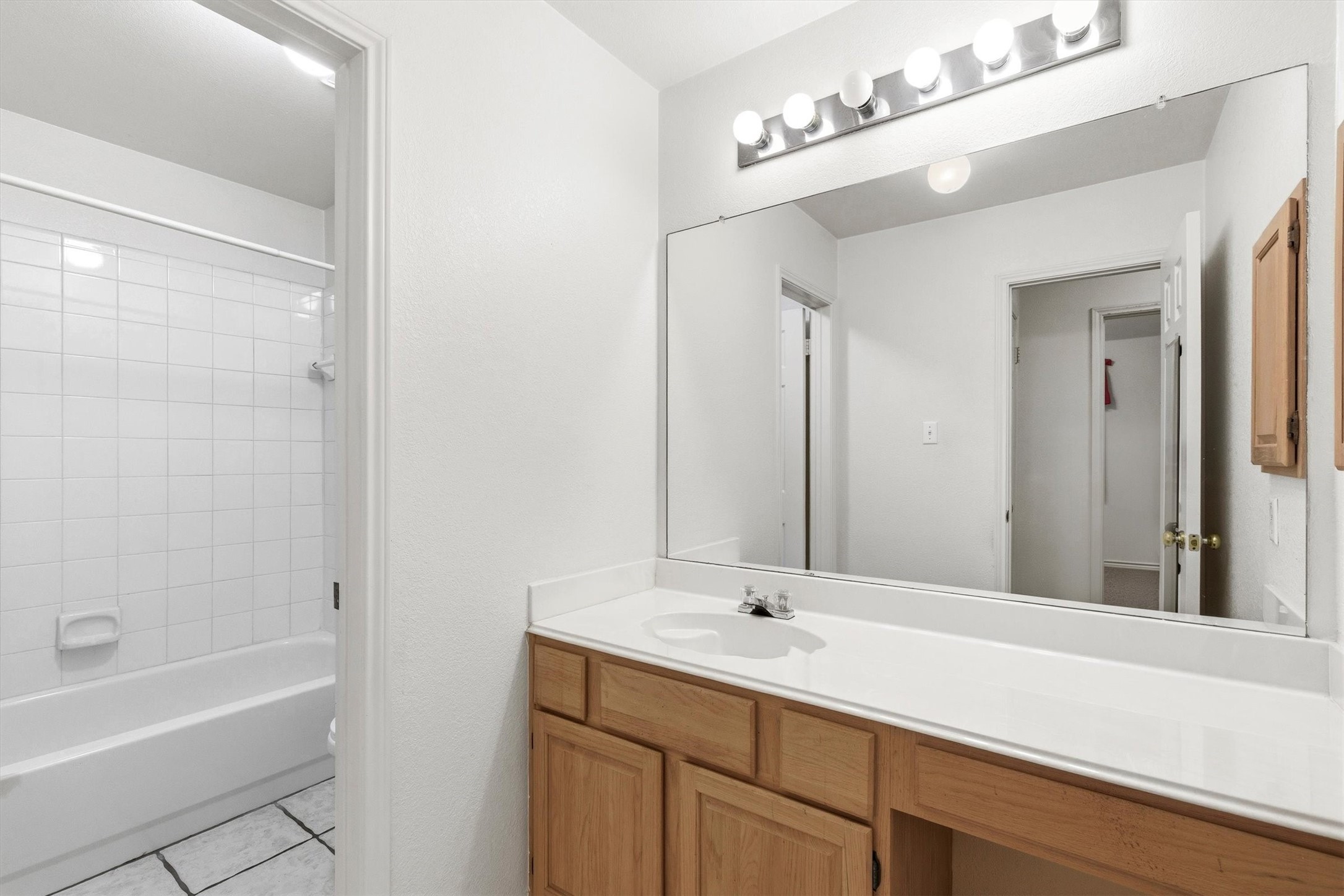 1205 Wicklow Lane Garland TX 75044