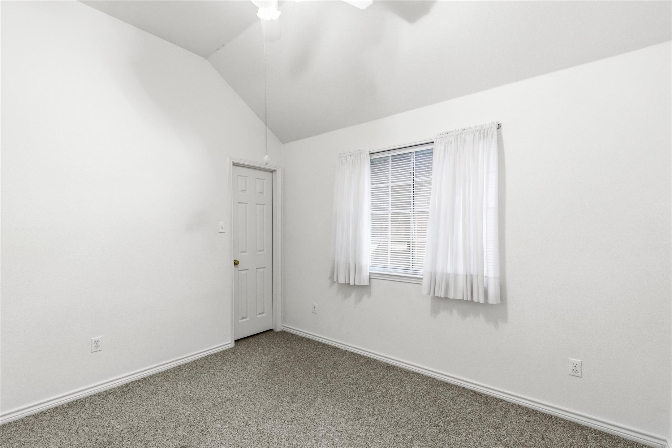 1205 Wicklow Lane Garland TX 75044