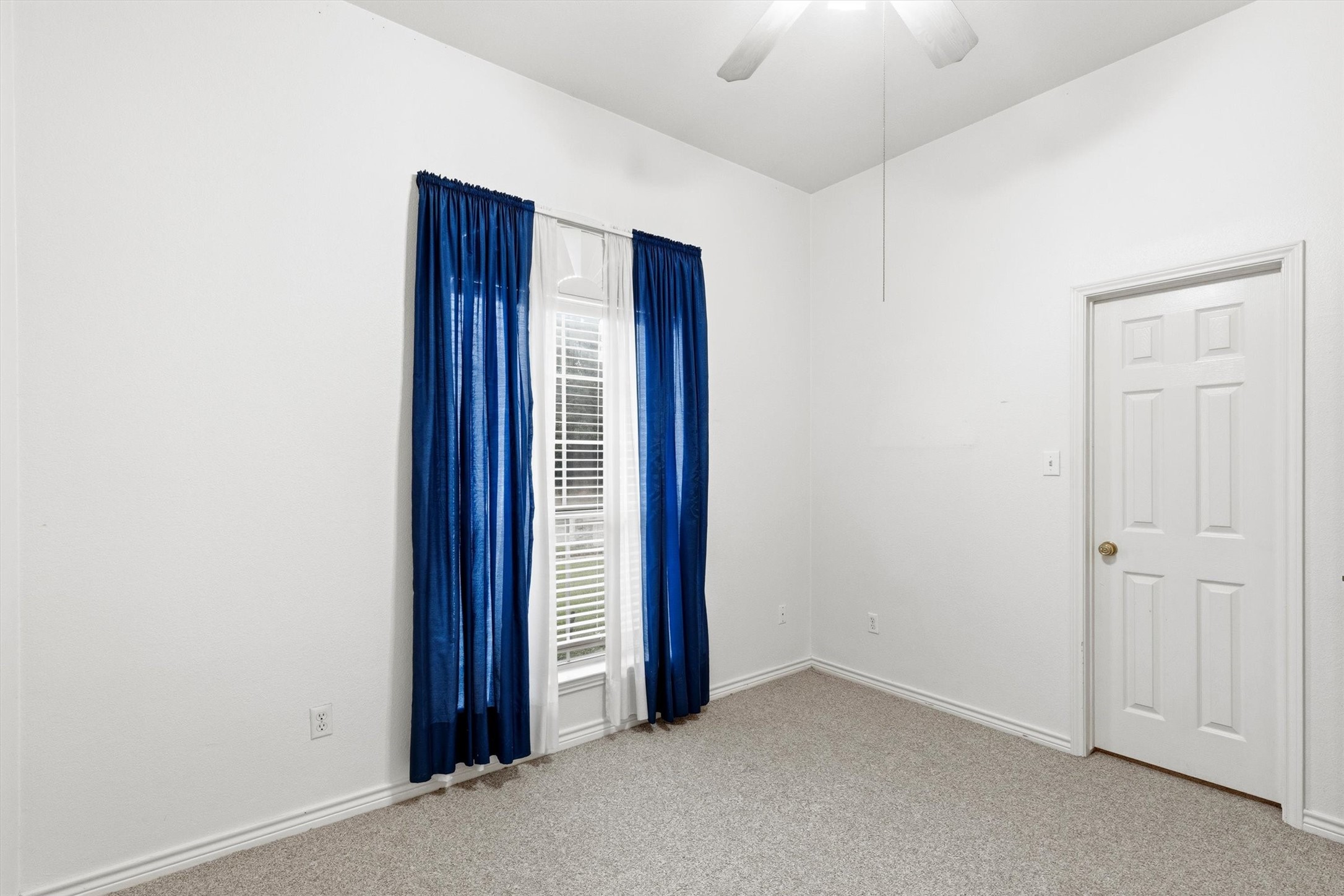 1205 Wicklow Lane Garland TX 75044