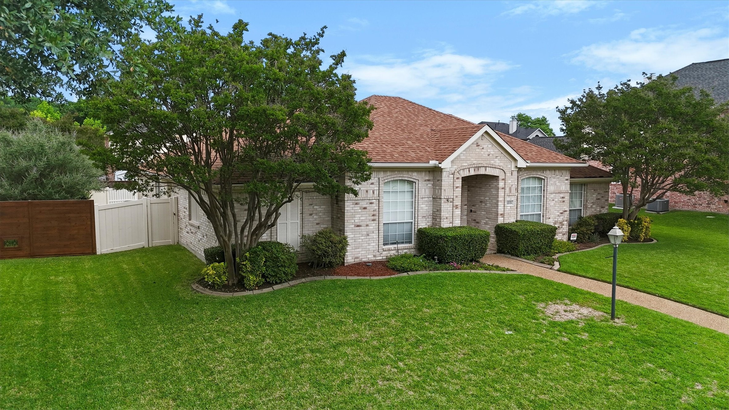 1205 Wicklow Lane Garland TX 75044