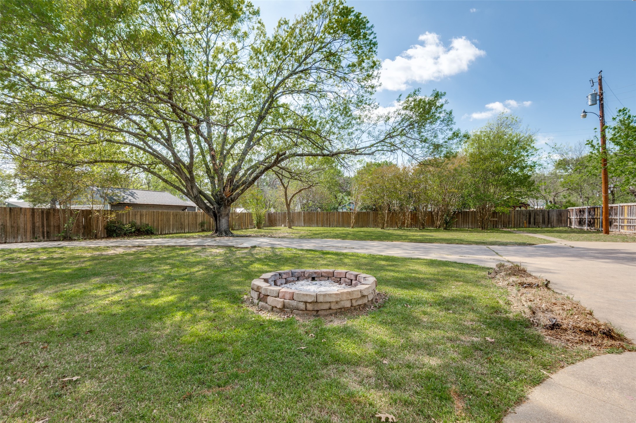 901 Bryson Street Waxahachie TX 75165