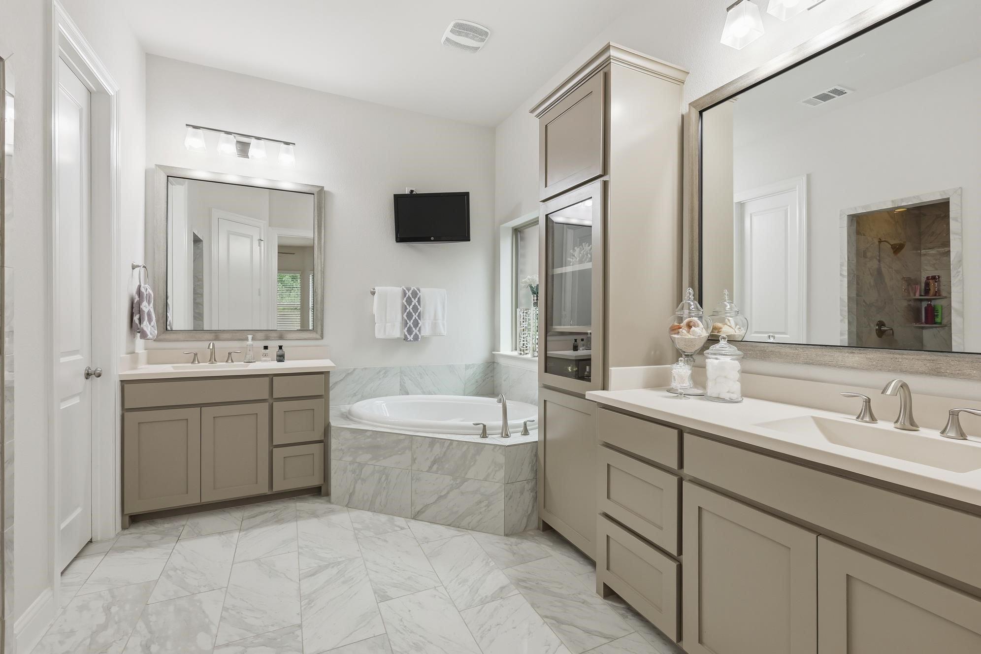 342 Hill Creek Lane Grapevine TX 76051