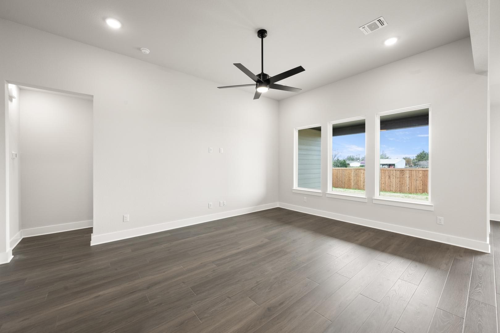 1721 Nesting Robin Lane Denton TX 76249