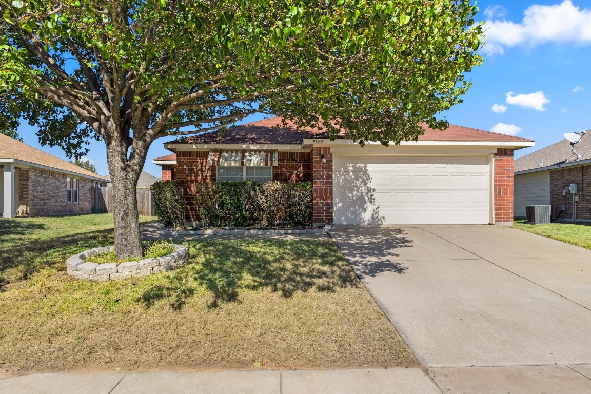 9624 Linton Drive Fort Worth TX 76108