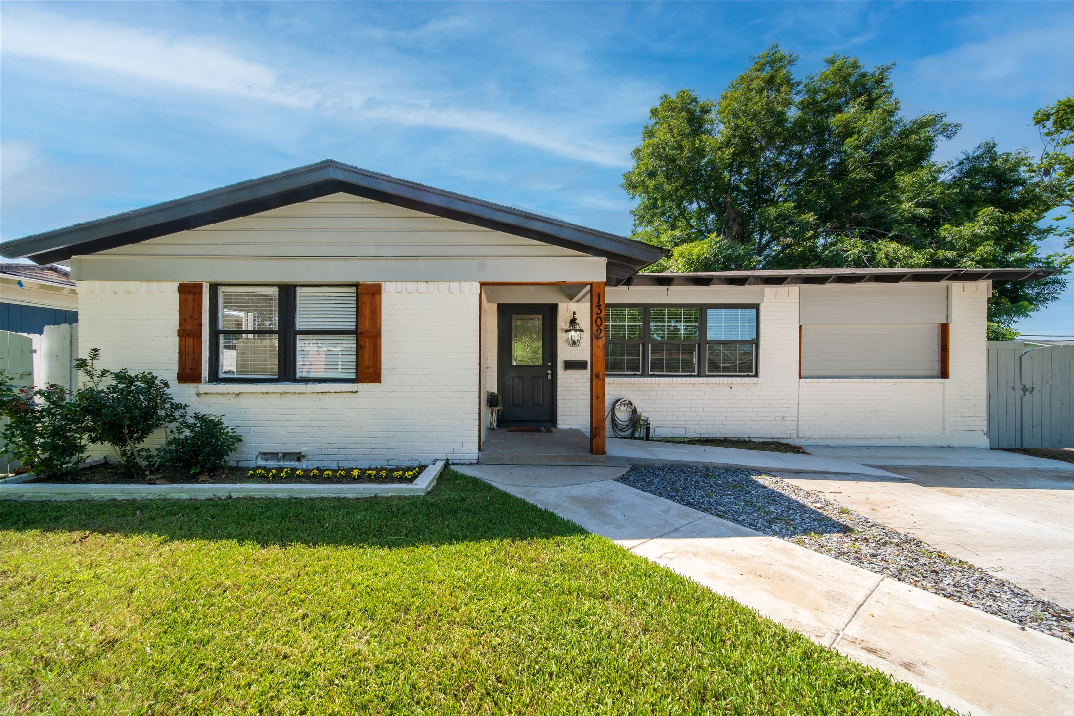 1302 Hillcrest Street Mesquite TX 75149