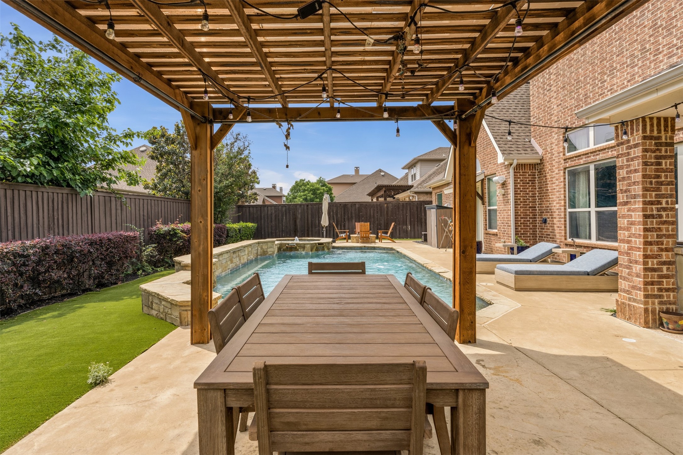 1005 High Hawk Trail Euless TX 76039