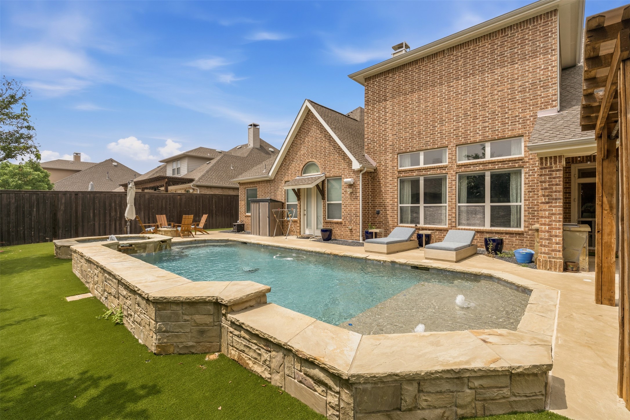 1005 High Hawk Trail Euless TX 76039