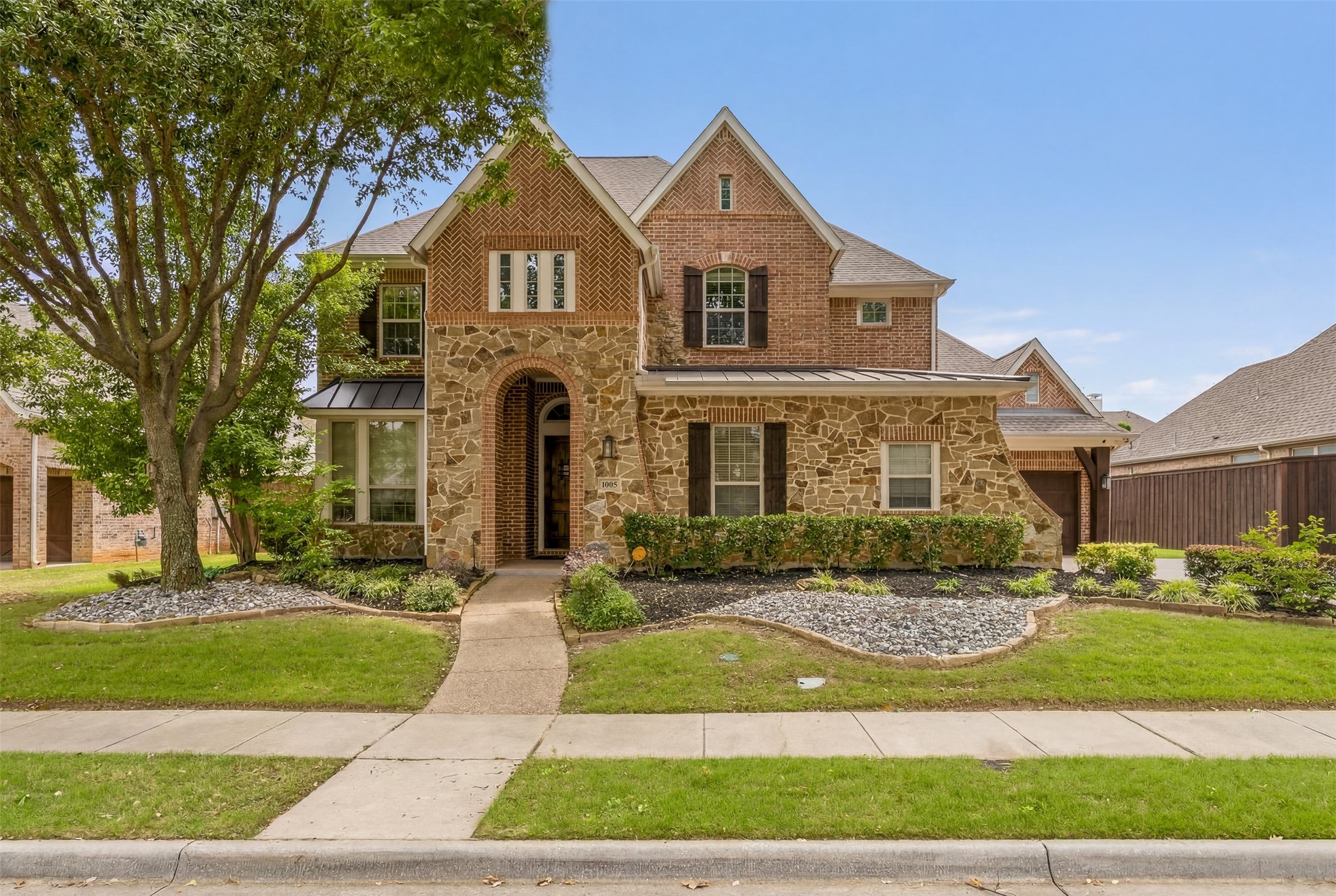 1005 High Hawk Trail Euless TX 76039