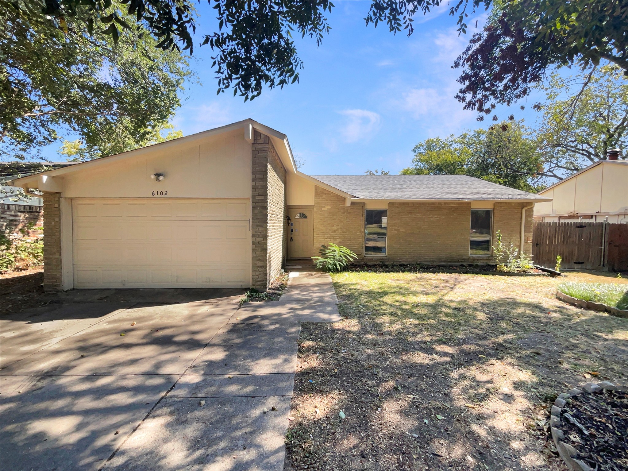 6102 Lakecrest Drive Garland TX 75043