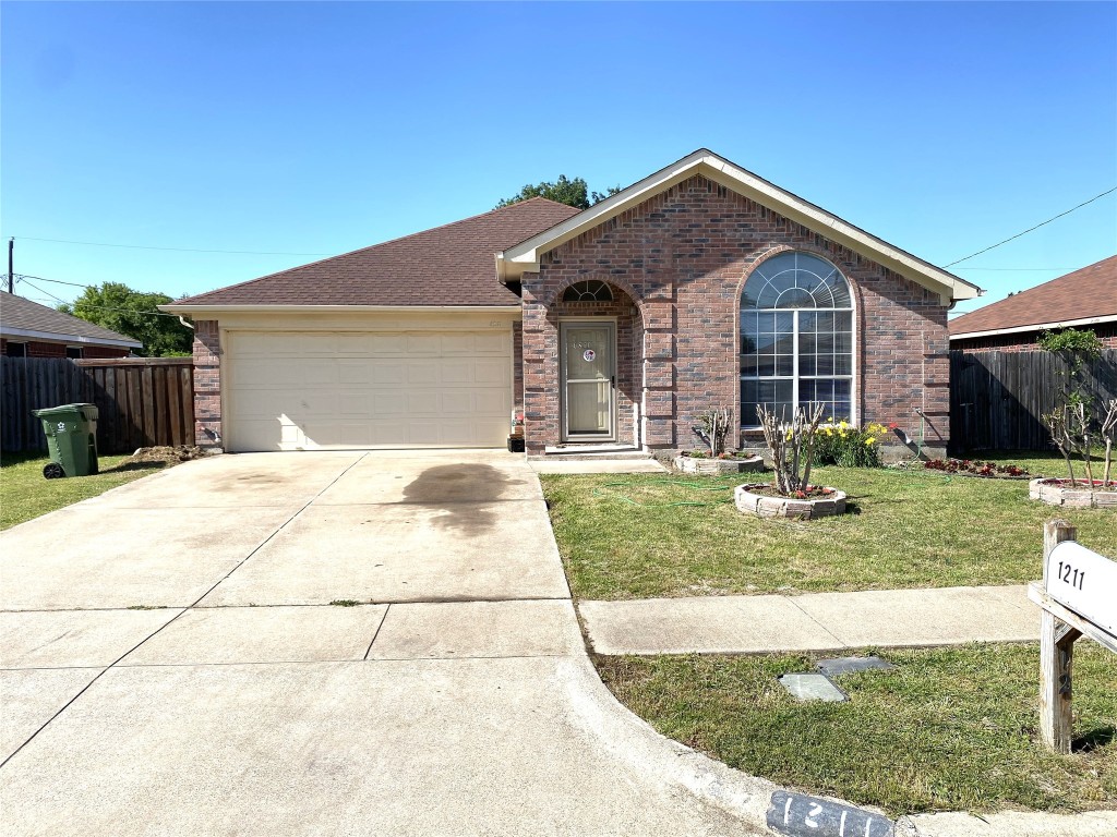 1211 Brookvalley Drive Arlington TX 76018