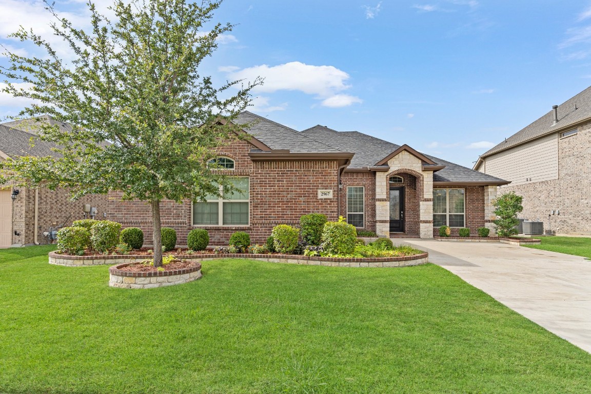 2967 Loch Circle Grand Prairie TX 75054