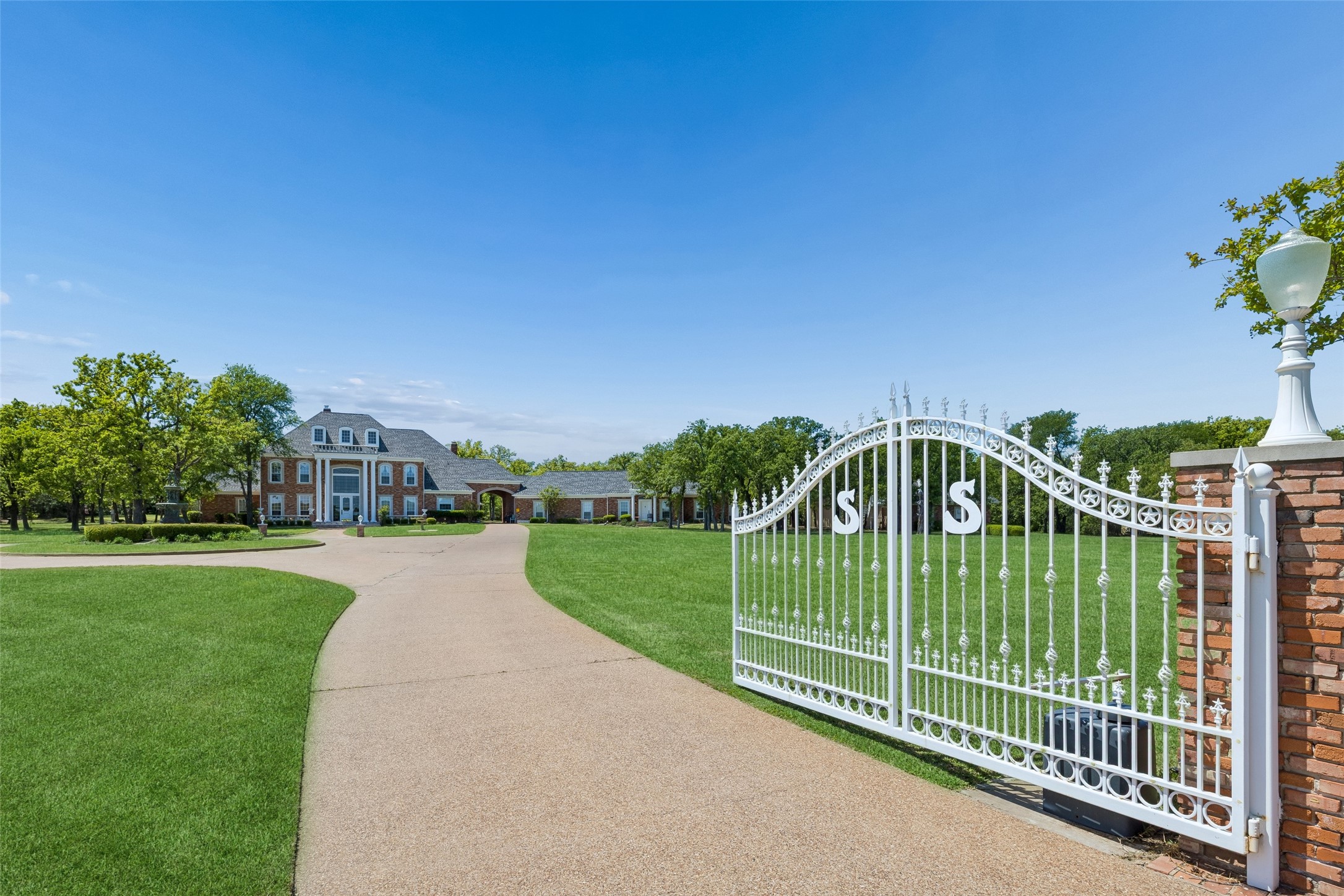 385 Meadow View Drive Argyle TX 76226