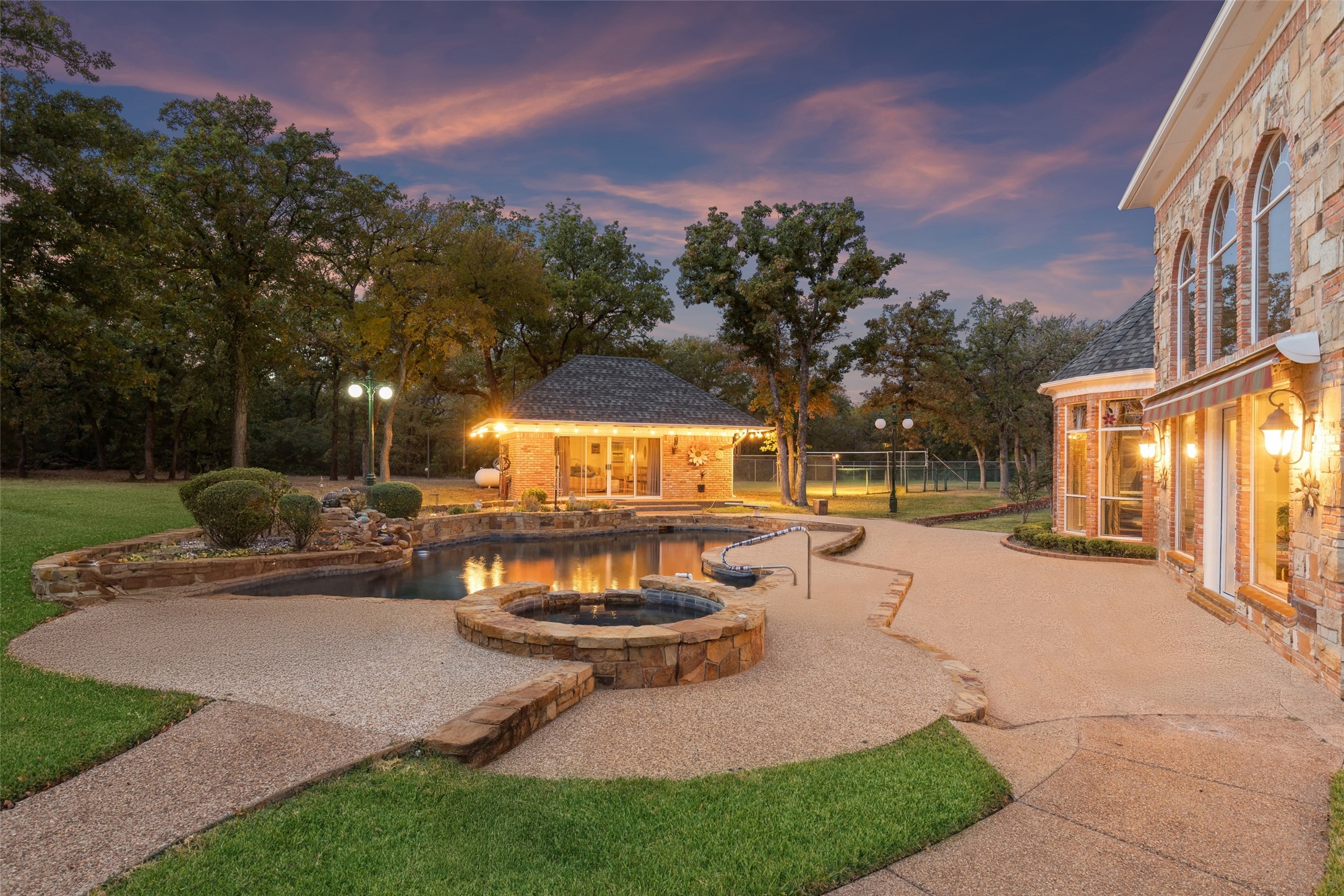385 Meadow View Drive Argyle TX 76226