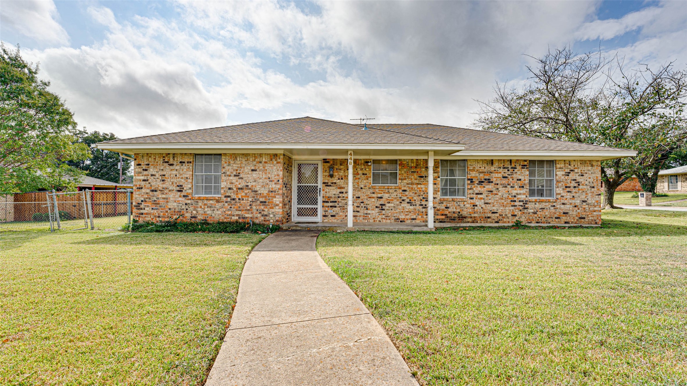 448 Brook Hollow Drive Desoto TX 75115