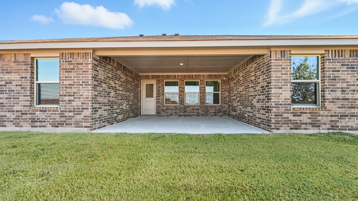 1450 Canterbury Trail Desoto TX 75115