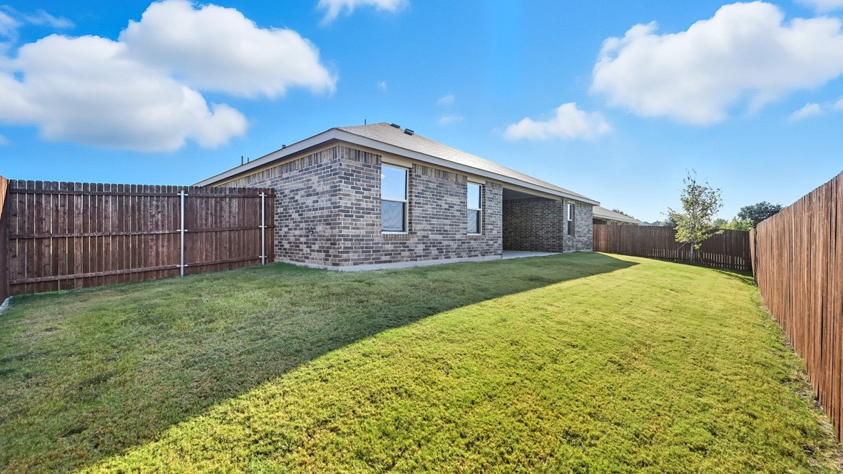 1450 Canterbury Trail Desoto TX 75115
