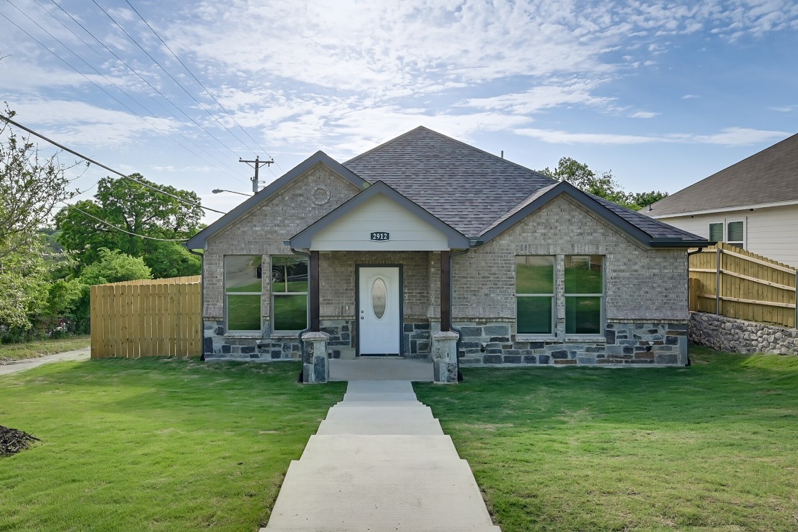 2912 Market Avenue Fort Worth TX 76106