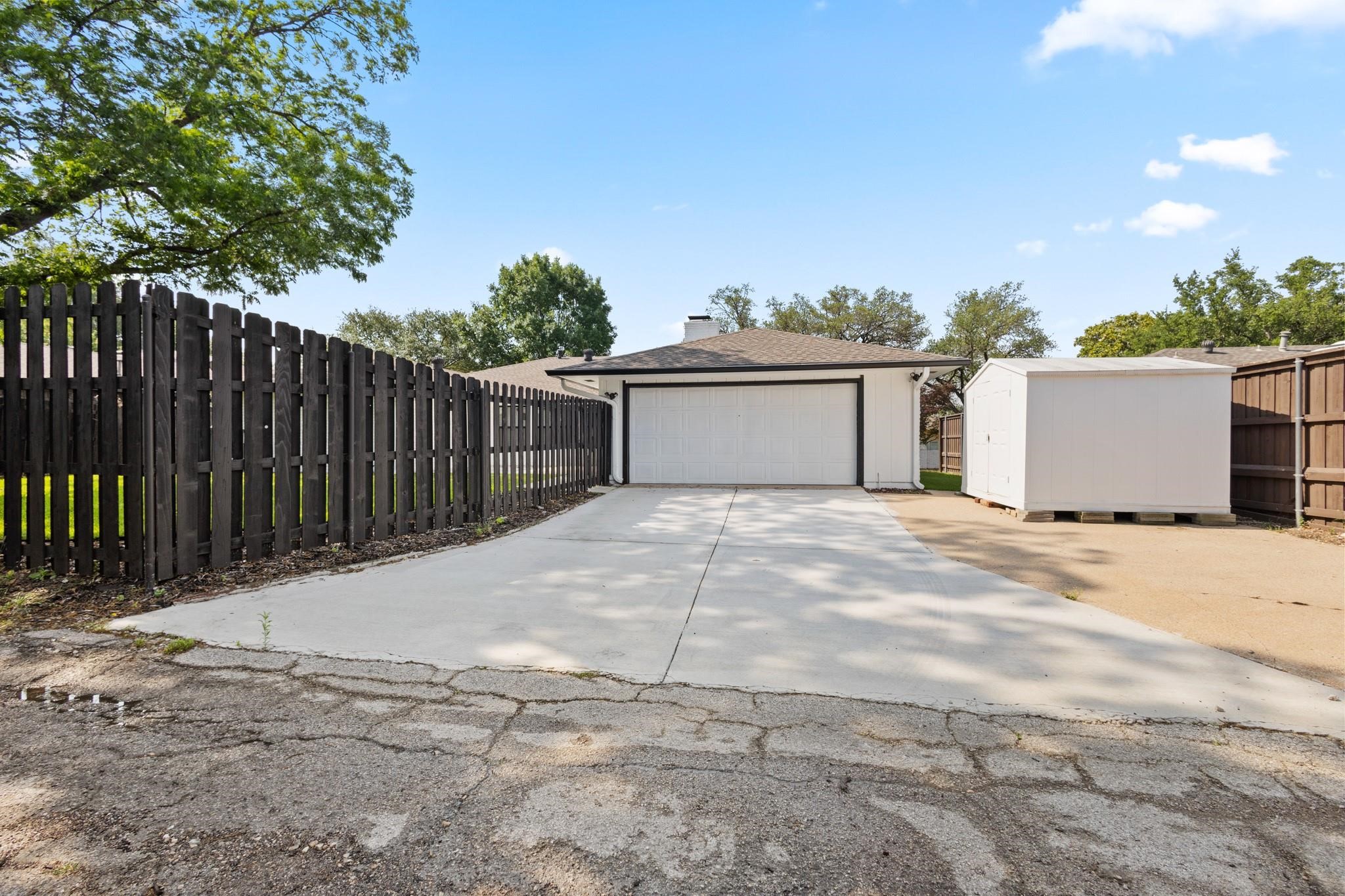 4105 Candlenut Lane Dallas TX 75244