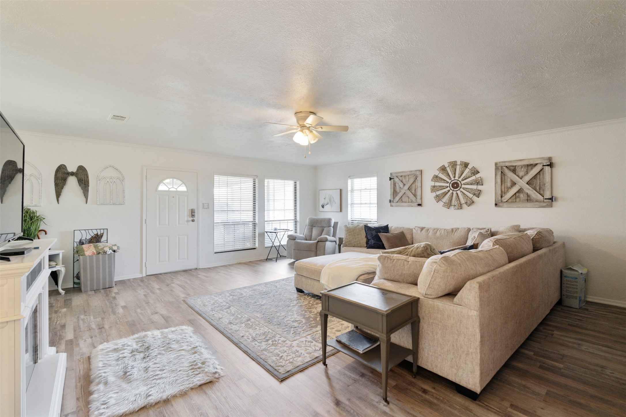 201 Colonial Circle Athens TX 75751