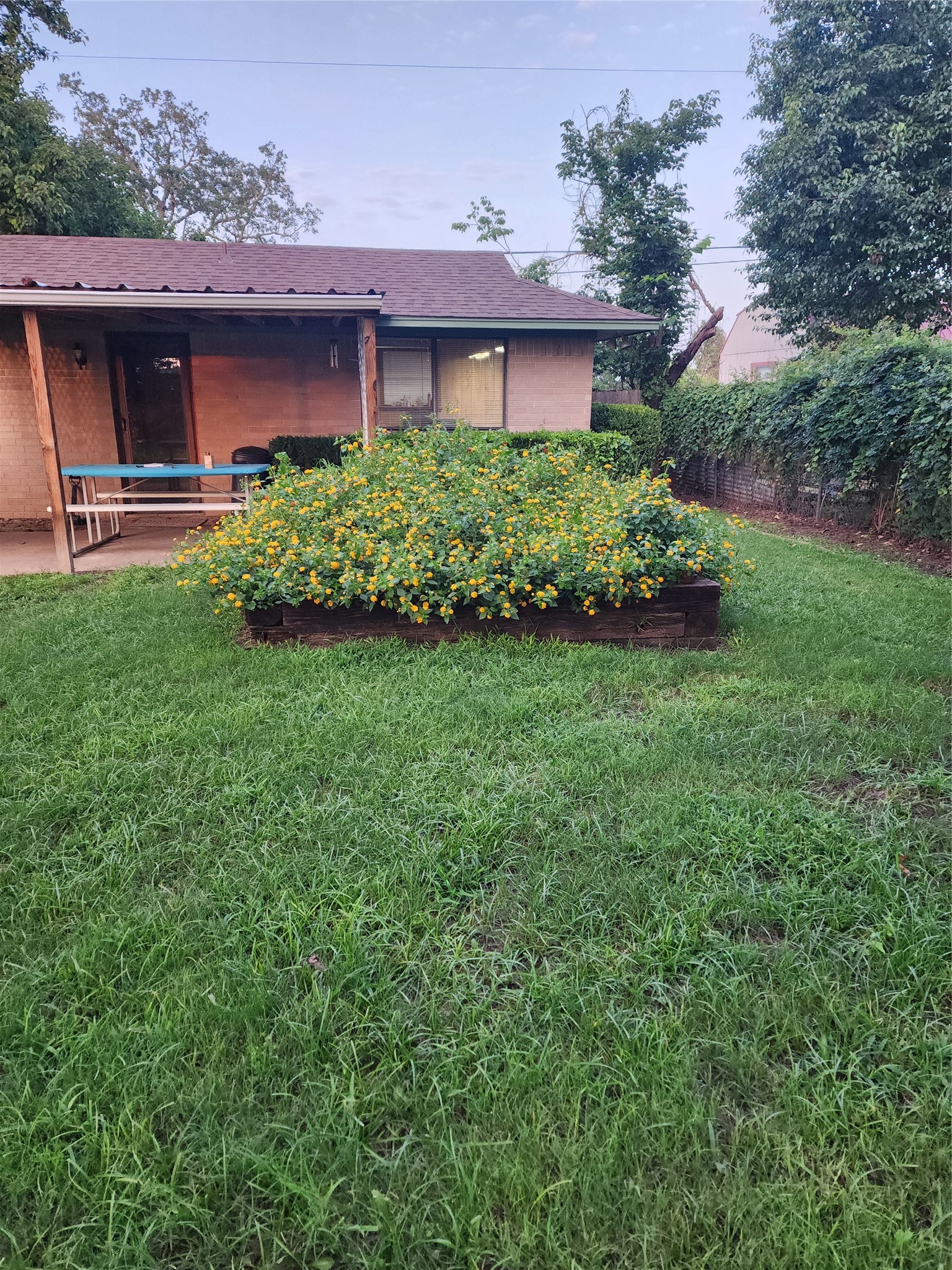 201 Colonial Circle Athens TX 75751