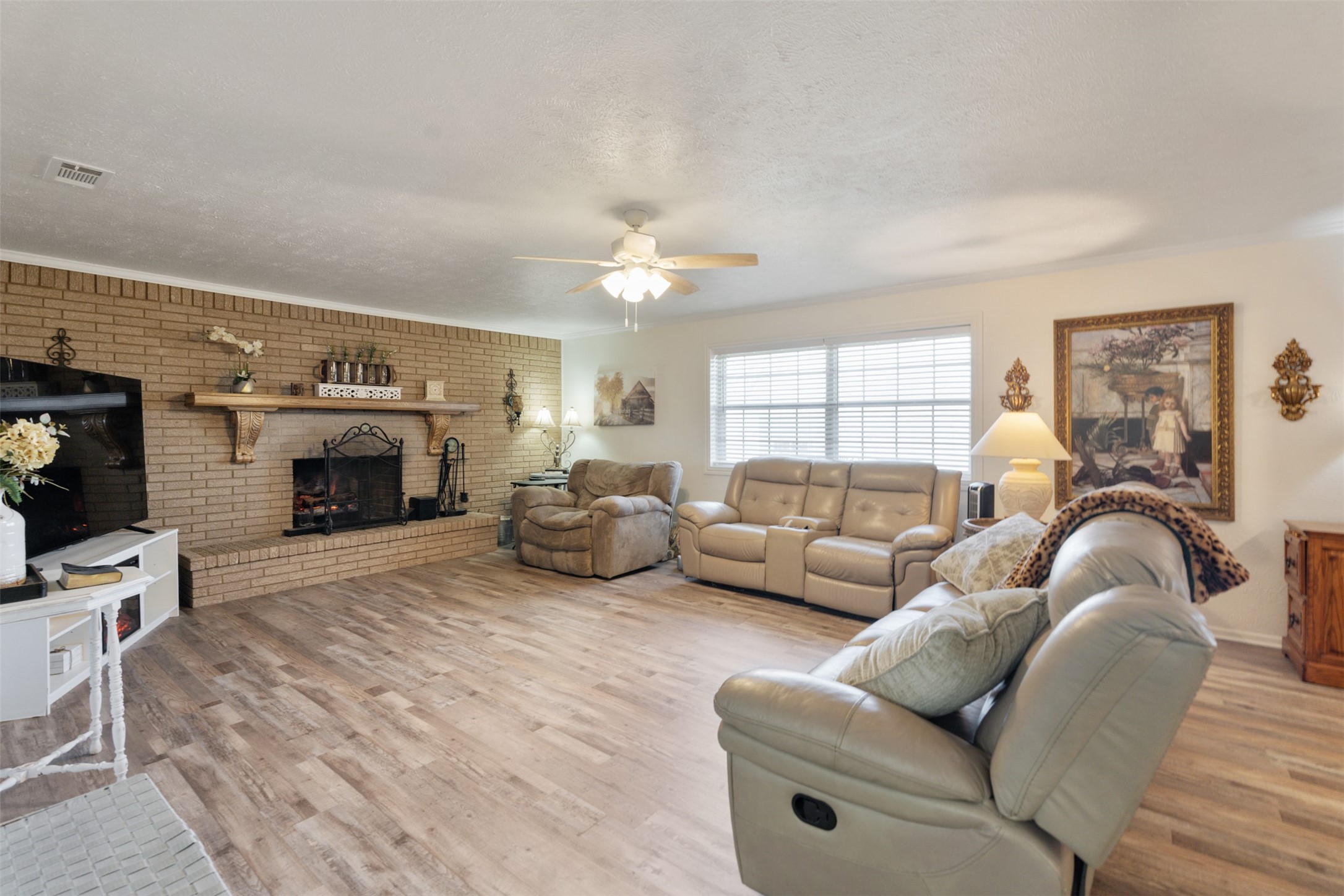 201 Colonial Circle Athens TX 75751