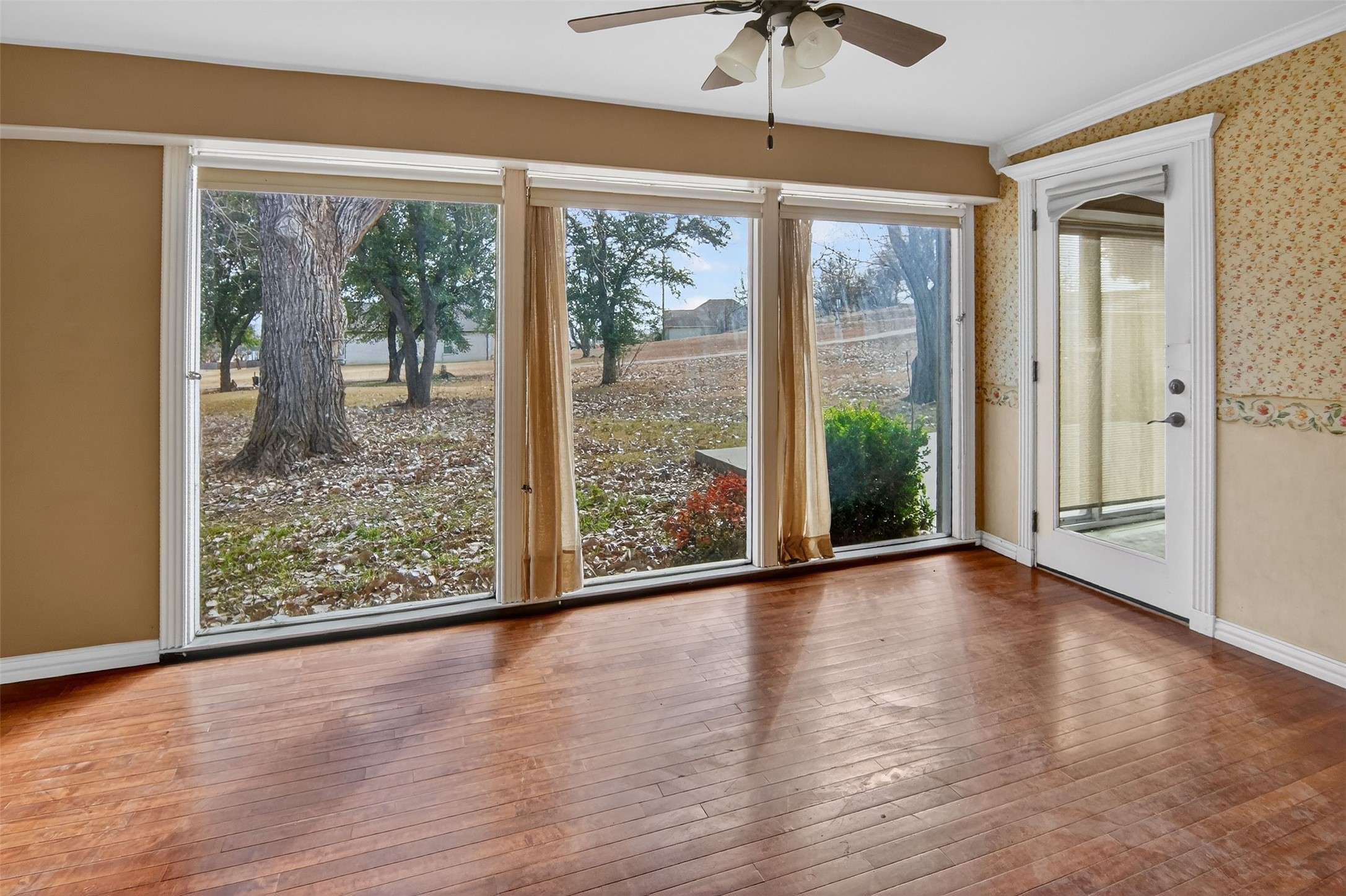 135 Lakeview Drive Runaway Bay TX 76426