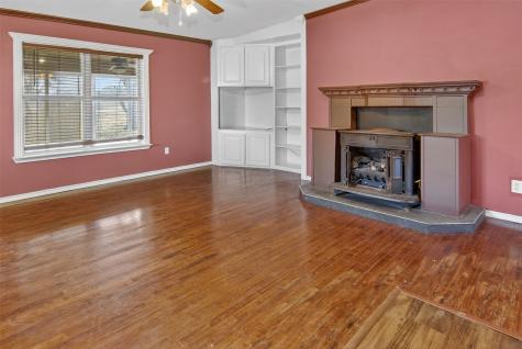 135 Lakeview Drive Runaway Bay TX 76426
