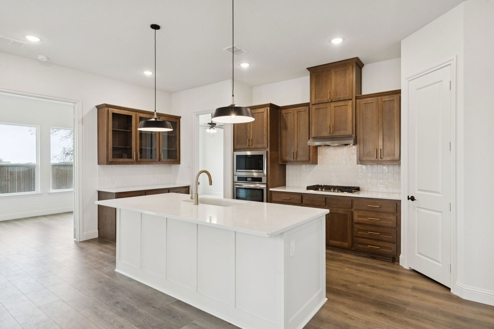 1090 Foxtail Drive Justin TX 76247