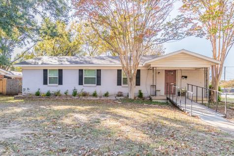 1304 Waggoner Drive Arlington TX 76013