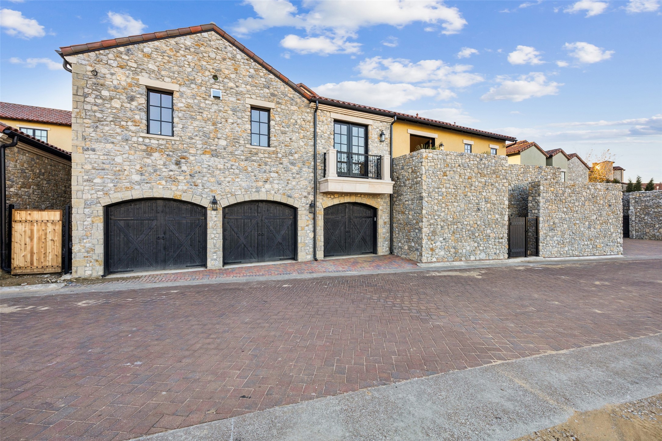 16 Catalonia Drive Westlake TX 76262