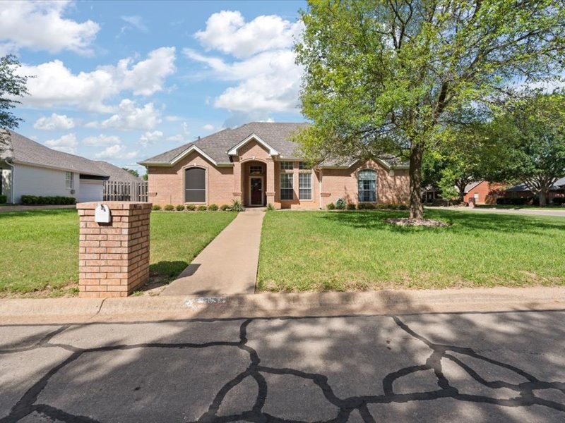 700 Brandon Drive Cleburne TX 76033