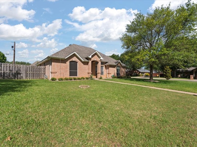 700 Brandon Drive Cleburne TX 76033