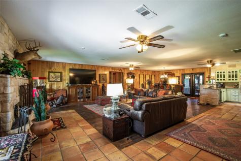 2043 Huddleston Road Sunset TX 76270