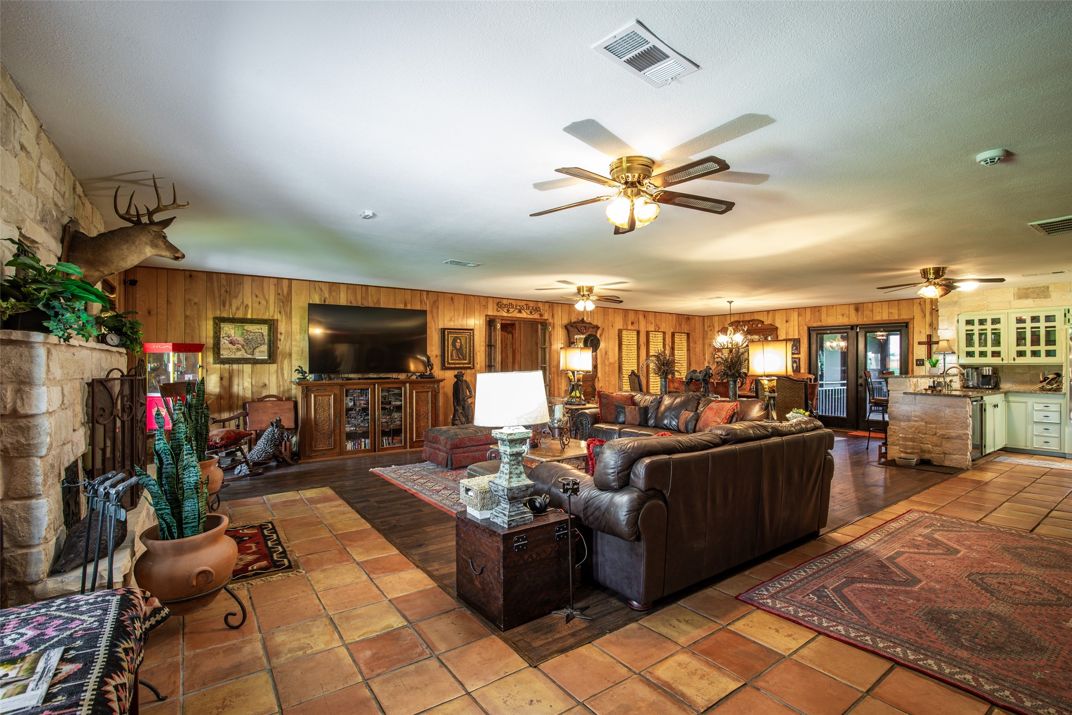 2043 Huddleston Road Sunset TX 76270