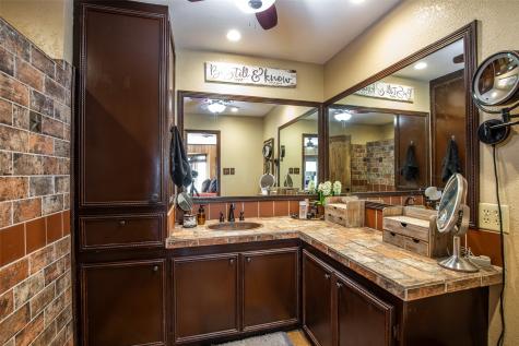2043 Huddleston Road Sunset TX 76270