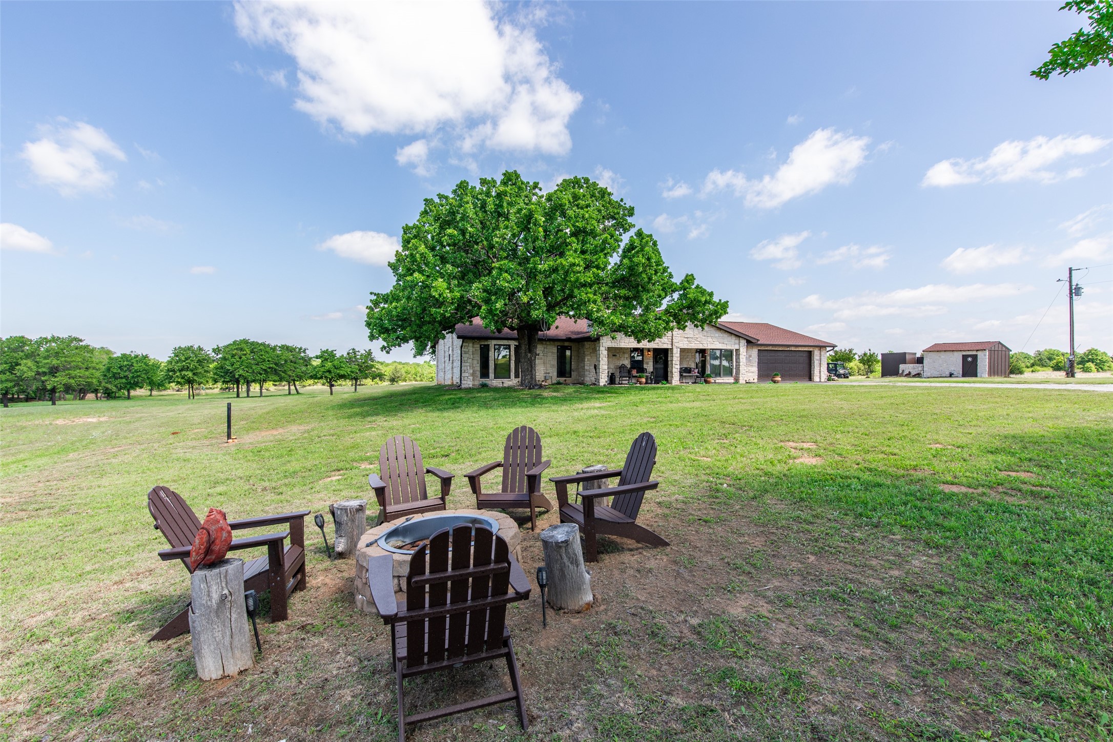 2043 Huddleston Road Sunset TX 76270