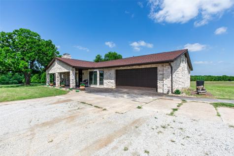 2043 Huddleston Road Sunset TX 76270